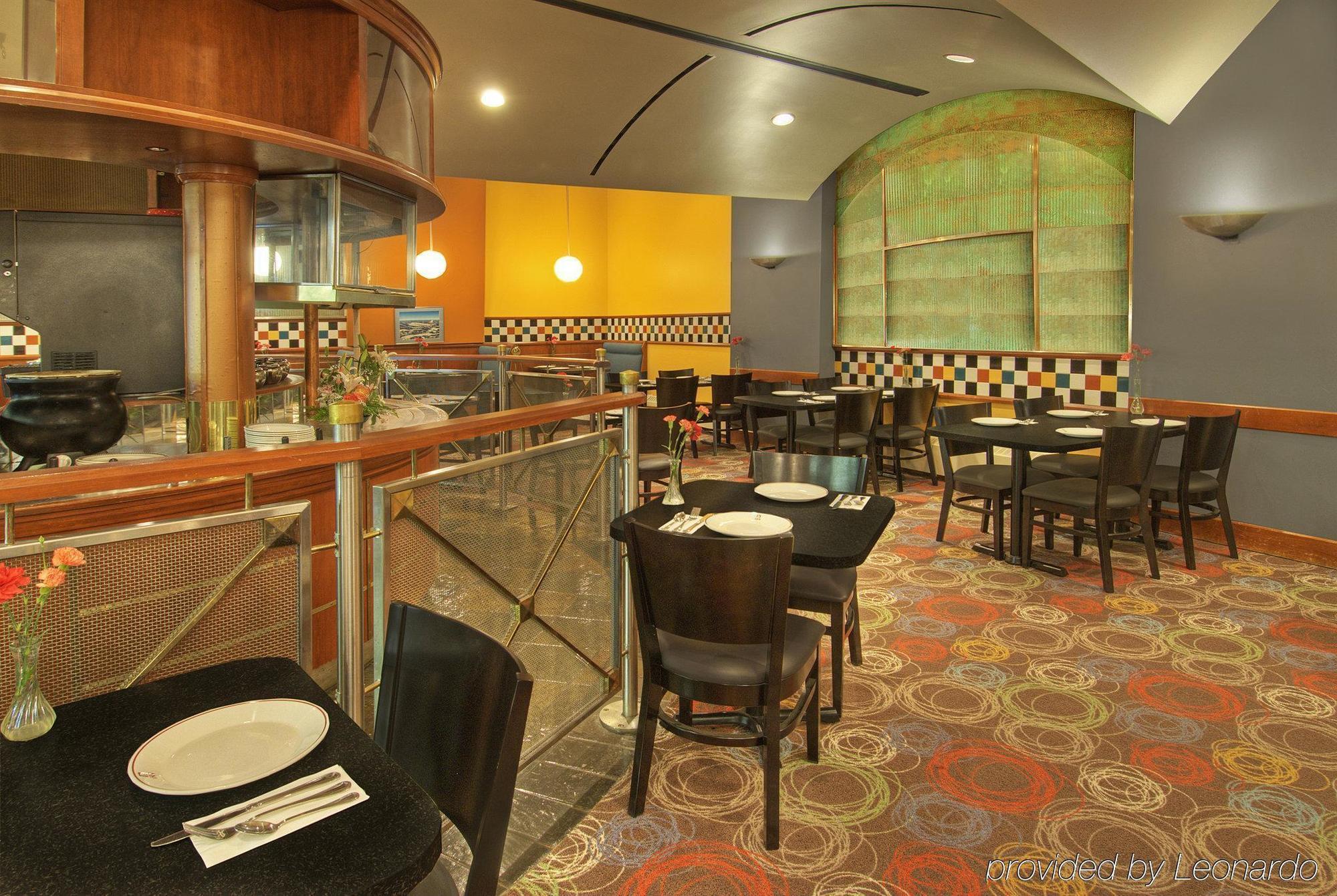 Quality Inn & Suites Yellowknife Restaurace fotografie