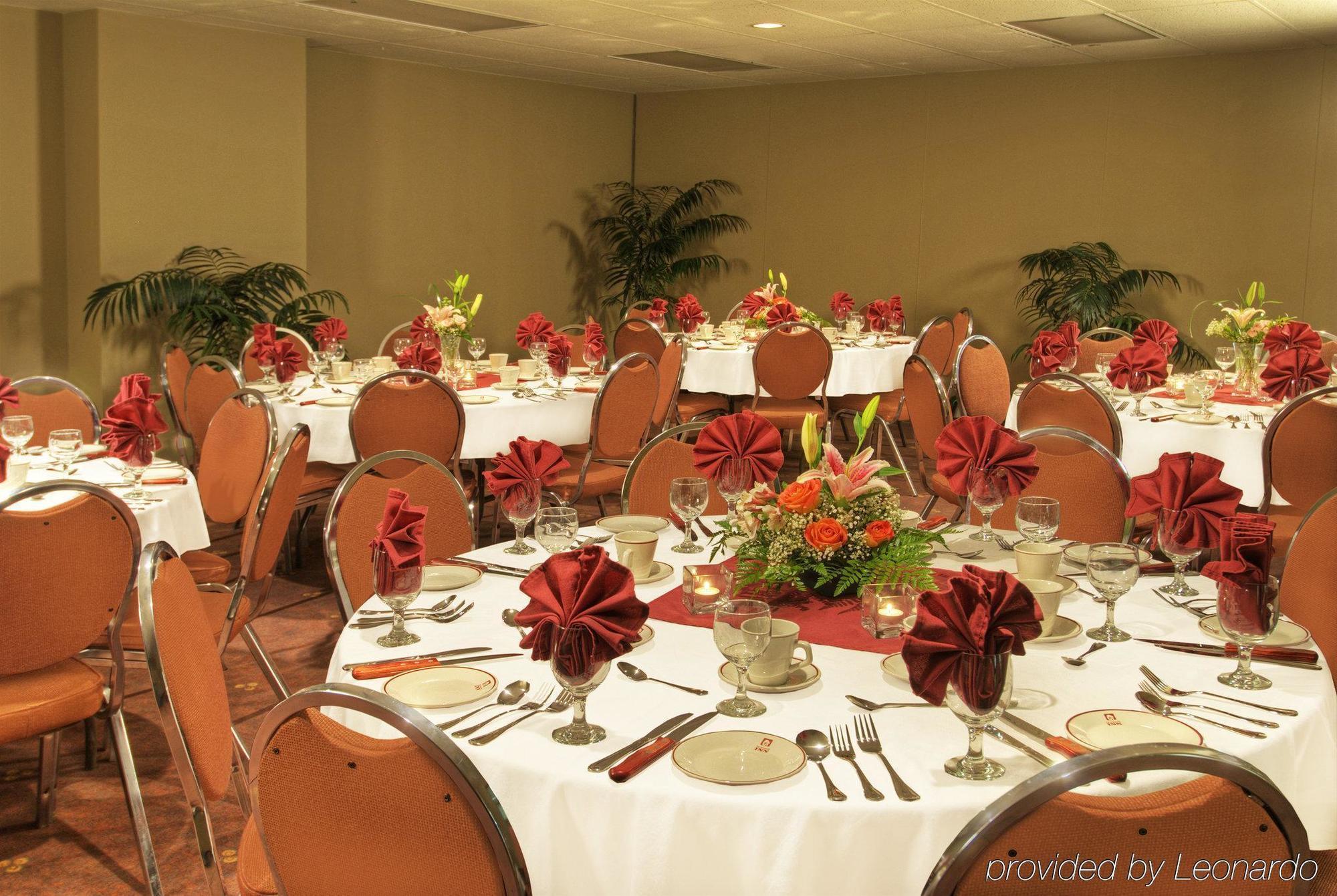 Quality Inn & Suites Yellowknife Restaurace fotografie
